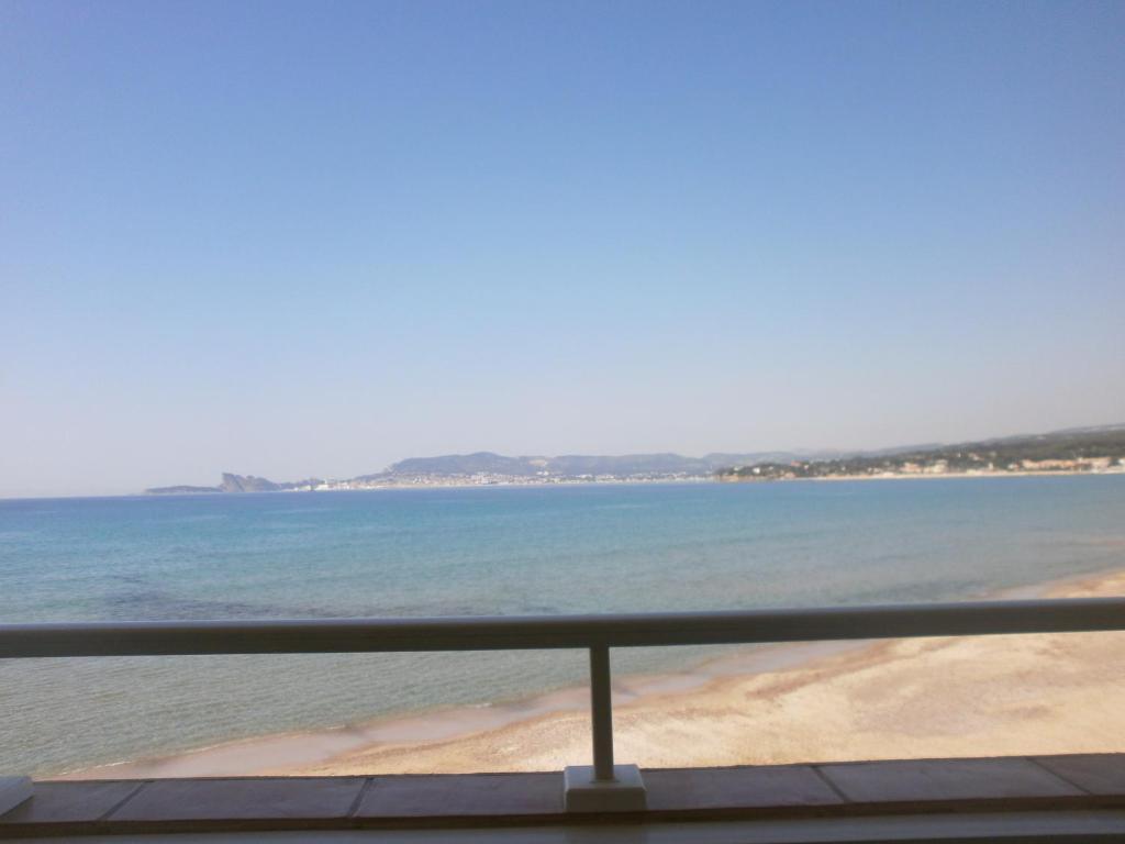 Hotel Au Tapis De Sable Saint-Cyr-sur-Mer Zimmer foto